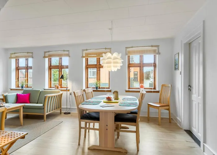 3 Bedroom Cozy In Rudkobing بيت للعطل Spodsbjerg
